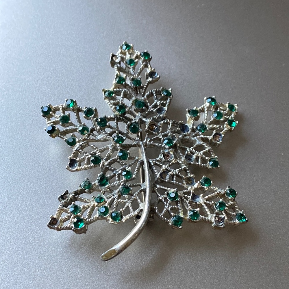 Vintage signed Dodds leaf brooch pin